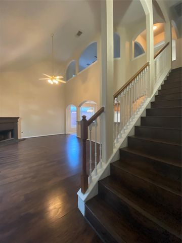 9210 Hidden Lake E, Magnolia, TX 77354