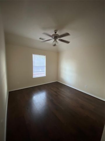 9210 Hidden Lake E, Magnolia, TX 77354