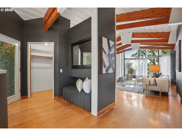 2525 BIRDHILL Dr S, Salem, OR 97302