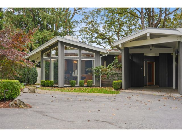 2525 BIRDHILL Dr S, Salem, OR 97302