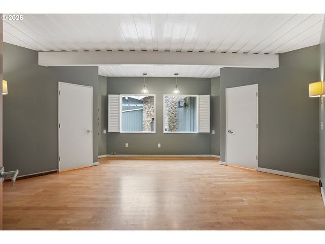 2525 BIRDHILL Dr S, Salem, OR 97302
