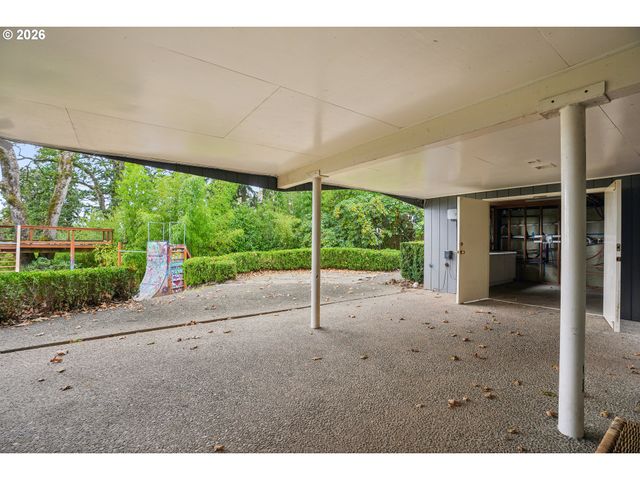 2525 BIRDHILL Dr S, Salem, OR 97302