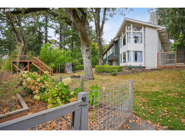 2525 BIRDHILL Dr S, Salem, OR 97302