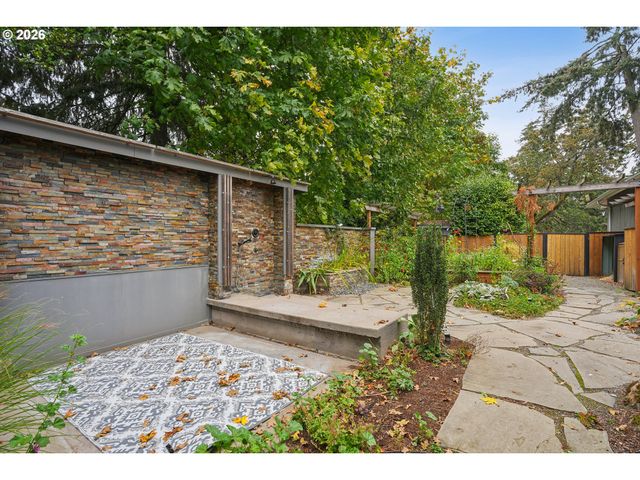 2525 BIRDHILL Dr S, Salem, OR 97302