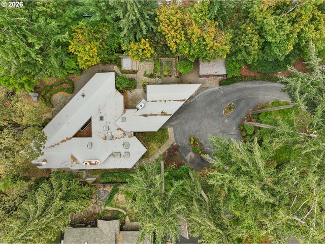2525 BIRDHILL Dr S, Salem, OR 97302