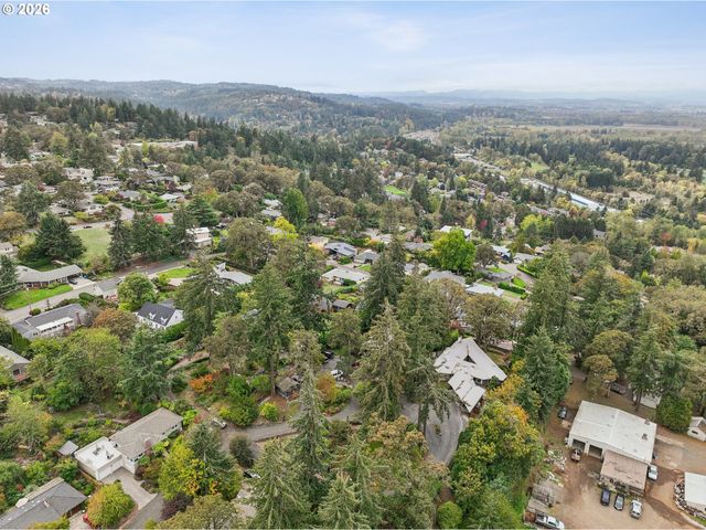 2525 BIRDHILL Dr S, Salem, OR 97302
