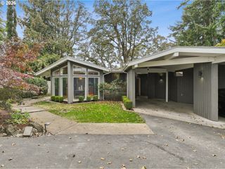 2525 BIRDHILL Dr S, Salem, OR 97302