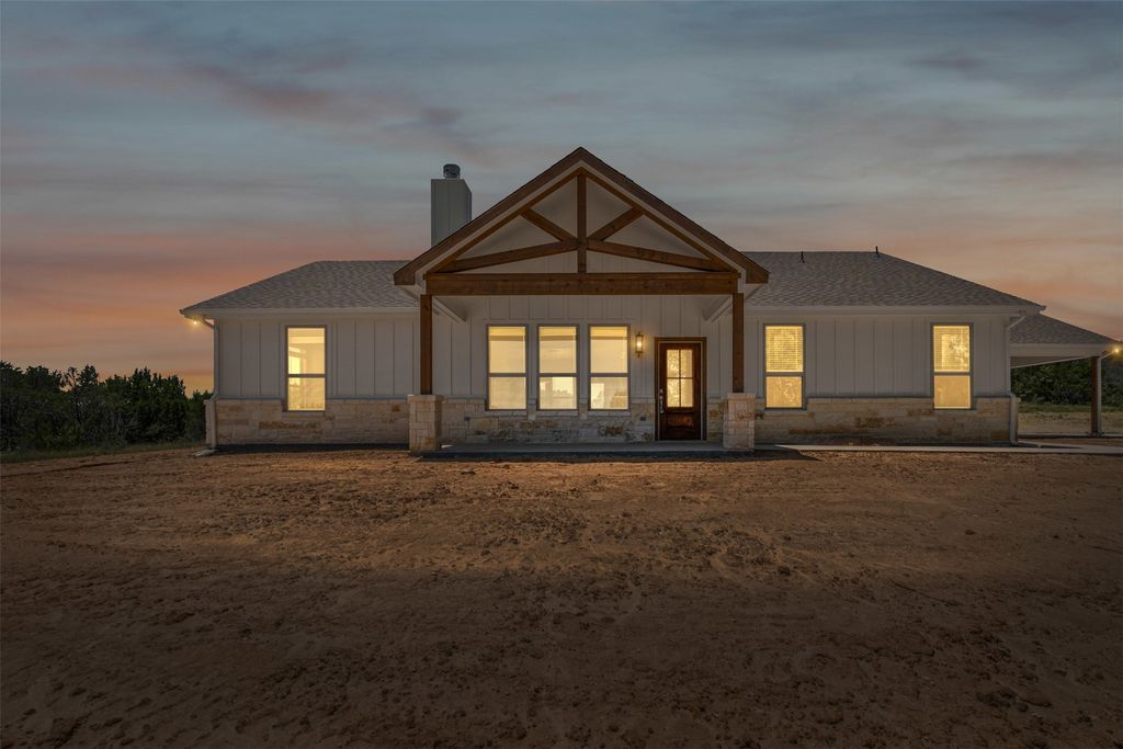 5470 Compass Way, Bluff Dale, TX 76433