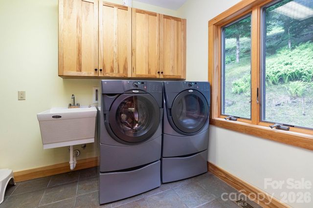 155 Mule Trail Drive, Bakersville, NC 28705