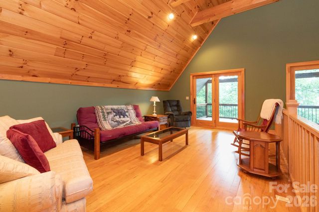 155 Mule Trail Drive, Bakersville, NC 28705