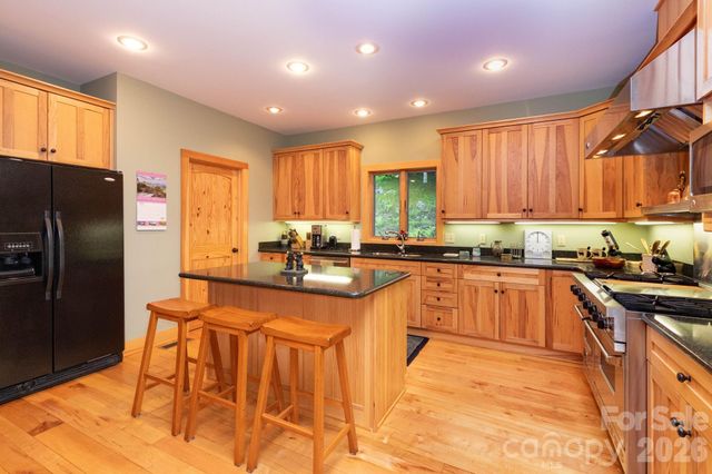 155 Mule Trail Drive, Bakersville, NC 28705