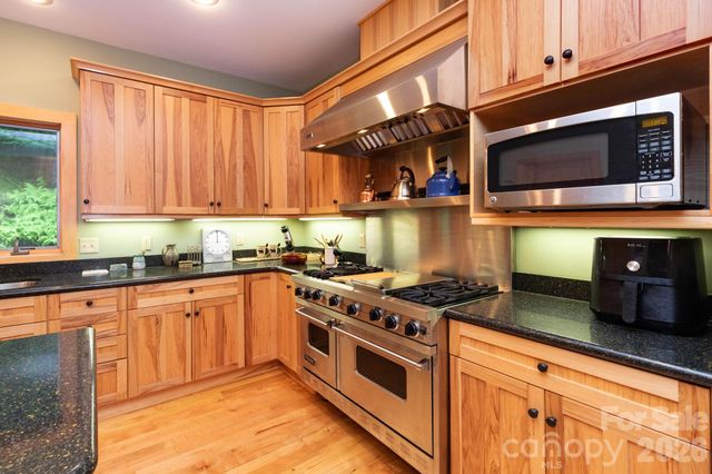 155 Mule Trail Drive, Bakersville, NC 28705