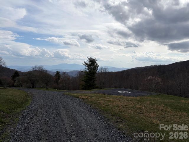 155 Mule Trail Drive, Bakersville, NC 28705