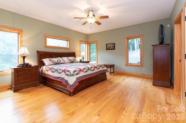 155 Mule Trail Drive, Bakersville, NC 28705