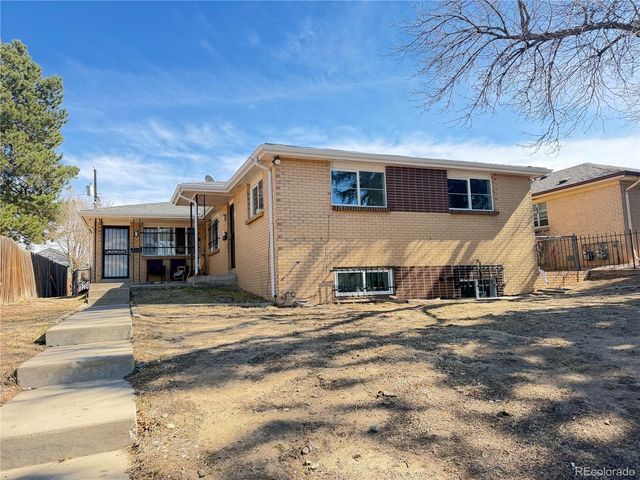 1166 Akron Street, Aurora, CO 80010