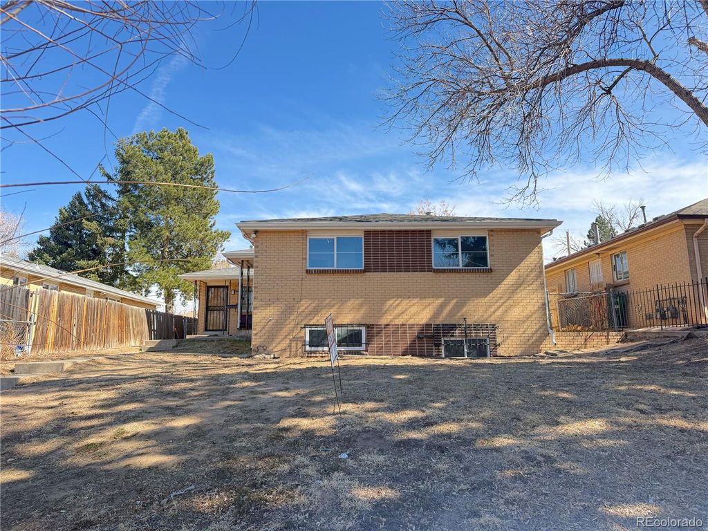 1166 Akron Street, Aurora, CO 80010