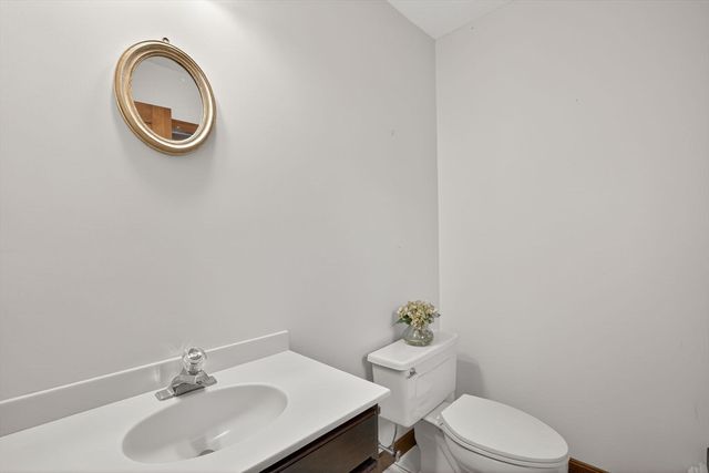 4 Earl Road, Sandwich, MA 02563
