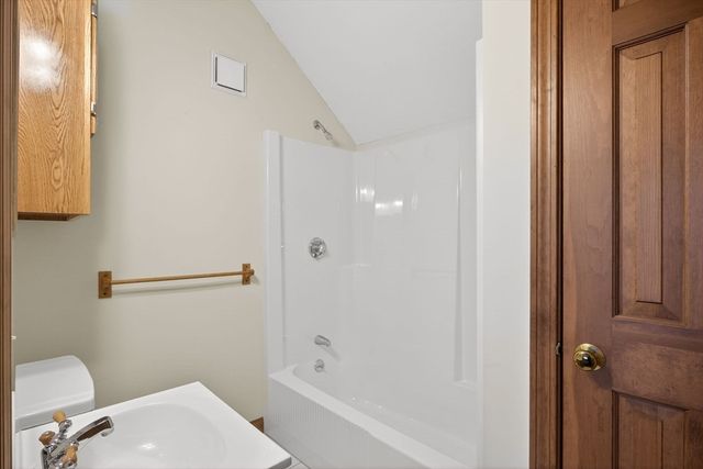 4 Earl Road, Sandwich, MA 02563