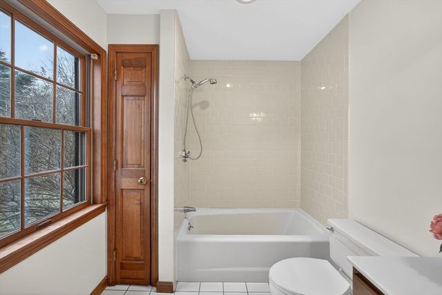 4 Earl Road, Sandwich, MA 02563