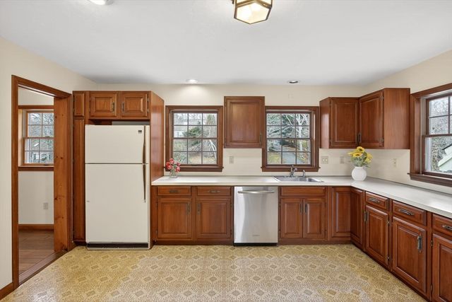 4 Earl Road, Sandwich, MA 02563