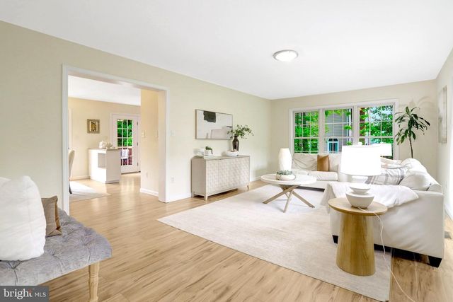 6703 OAK DR, Alexandria, VA 22306