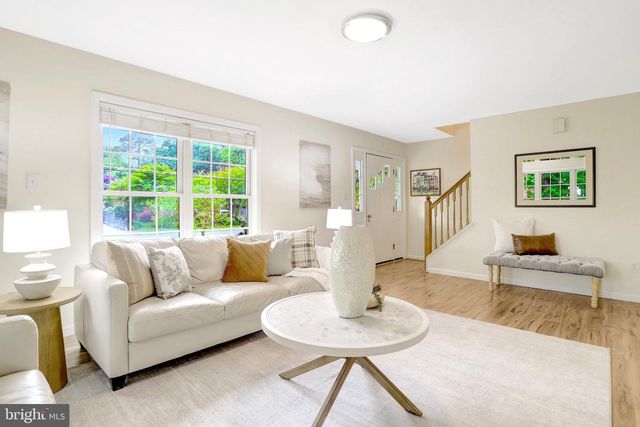 6703 OAK DR, Alexandria, VA 22306