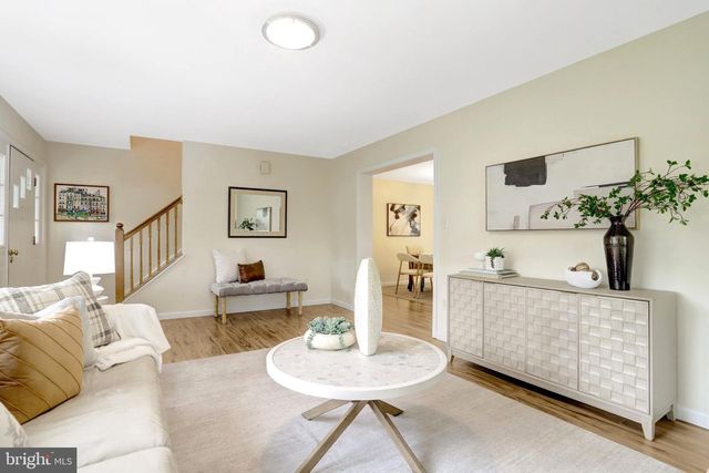 6703 OAK DR, Alexandria, VA 22306