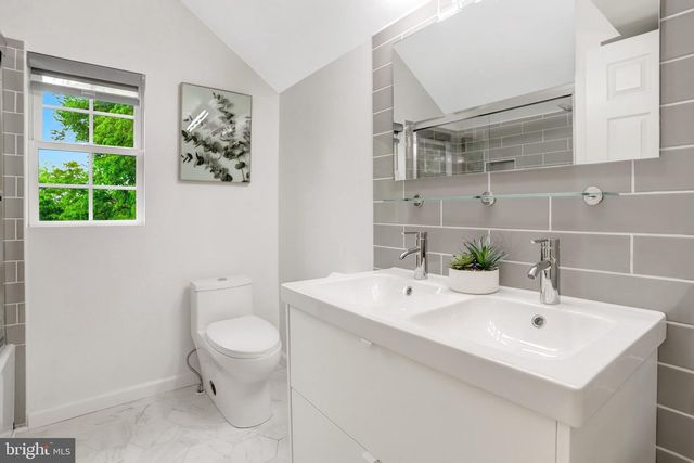 6703 OAK DR, Alexandria, VA 22306