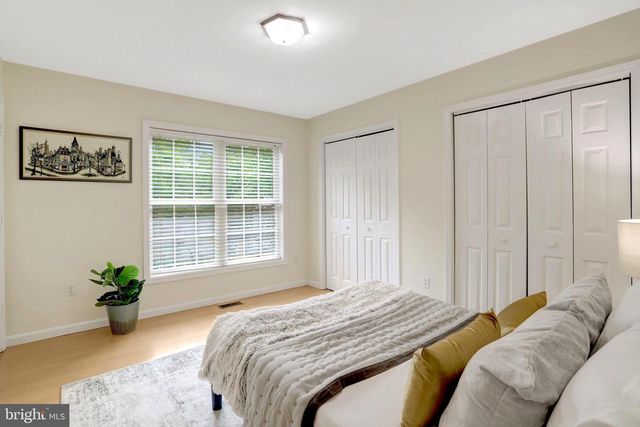 6703 OAK DR, Alexandria, VA 22306