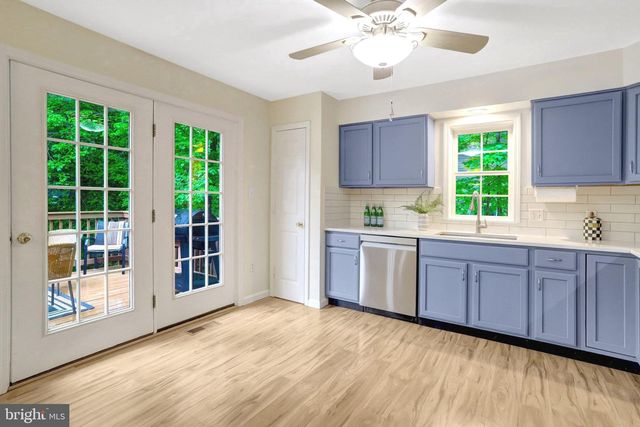 6703 OAK DR, Alexandria, VA 22306