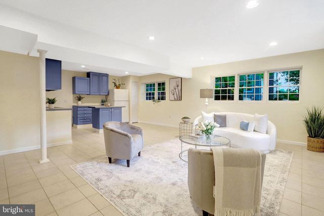 6703 OAK DR, Alexandria, VA 22306