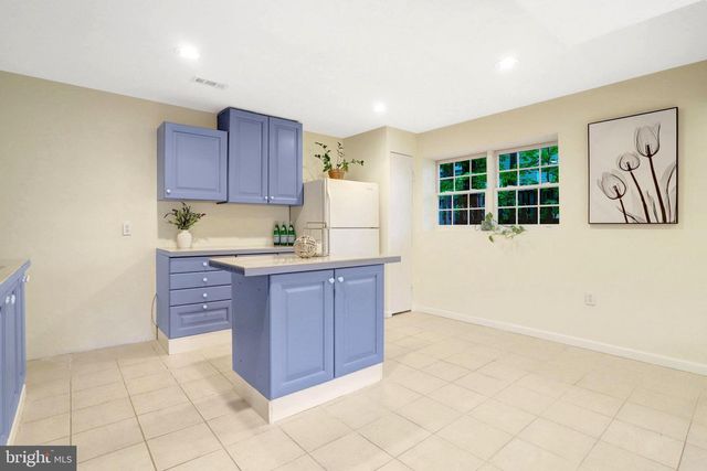 6703 OAK DR, Alexandria, VA 22306