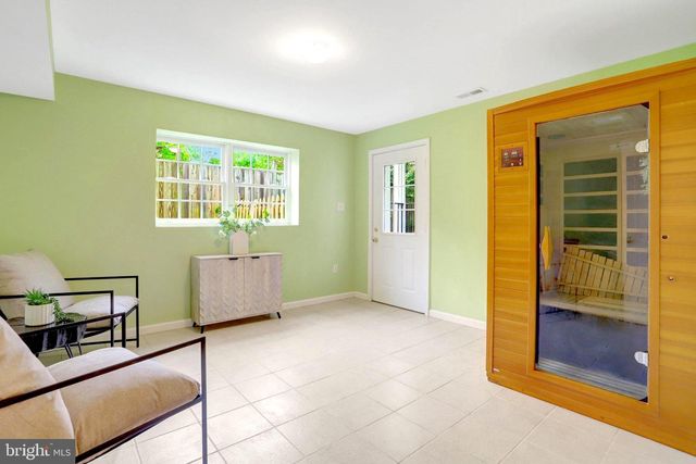 6703 OAK DR, Alexandria, VA 22306