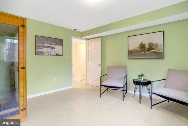 6703 OAK DR, Alexandria, VA 22306