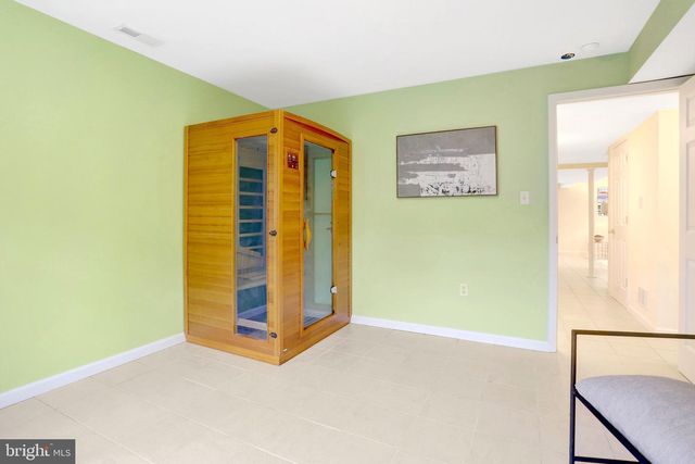 6703 OAK DR, Alexandria, VA 22306