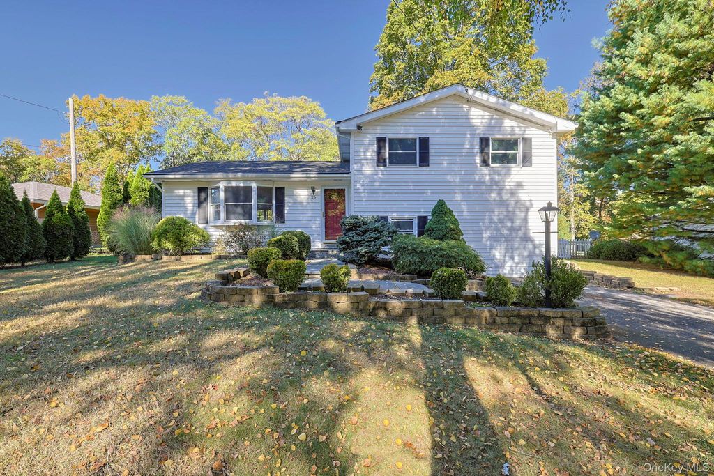 25 Mac Farlane Road, Wappingers Falls, NY 12590