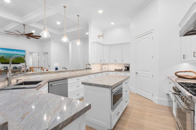 118 Villa Bella Drive, Plantation Key, FL 33036