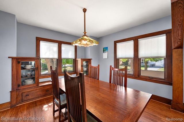 233 E Farnum Avenue, Royal Oak, MI 48067