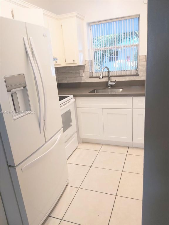 1300 N 17th Ave 202, Hollywood, FL 33020