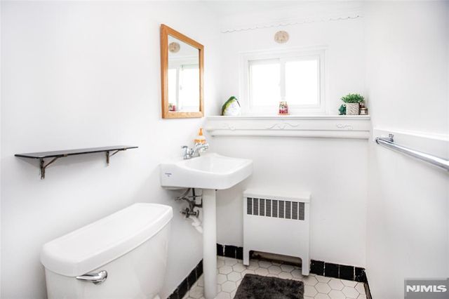 560 Boulevard, New Milford, NJ 07646