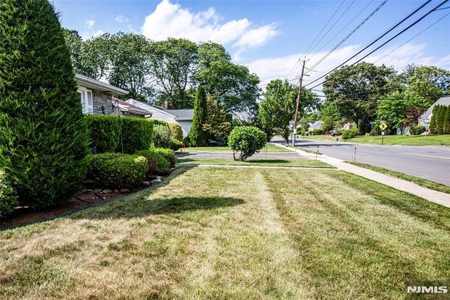 560 Boulevard, New Milford, NJ 07646