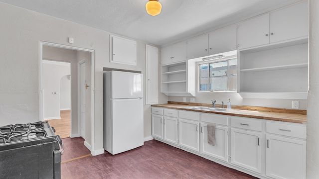 205 Harvard Drive SE, Albuquerque, NM 87106