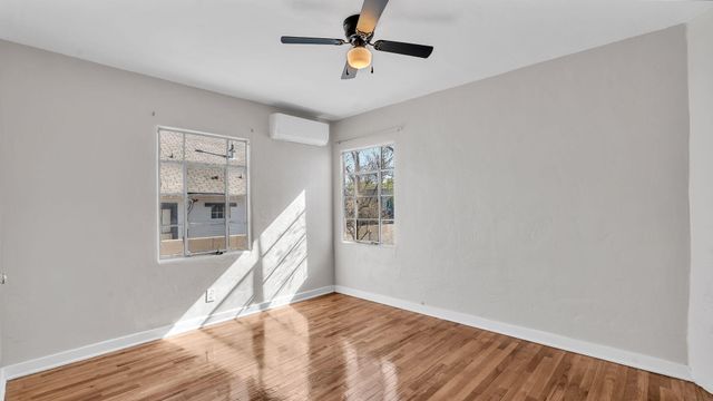 205 Harvard Drive SE, Albuquerque, NM 87106