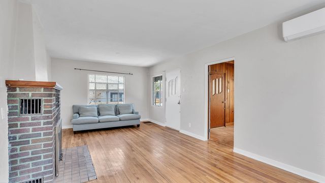 205 Harvard Drive SE, Albuquerque, NM 87106