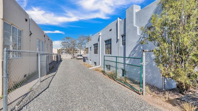 205 Harvard Drive SE, Albuquerque, NM 87106