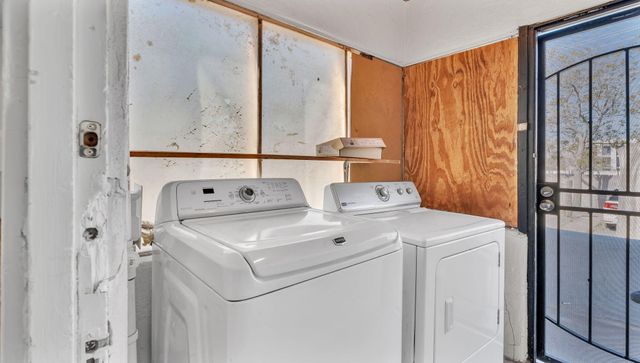 205 Harvard Drive SE, Albuquerque, NM 87106