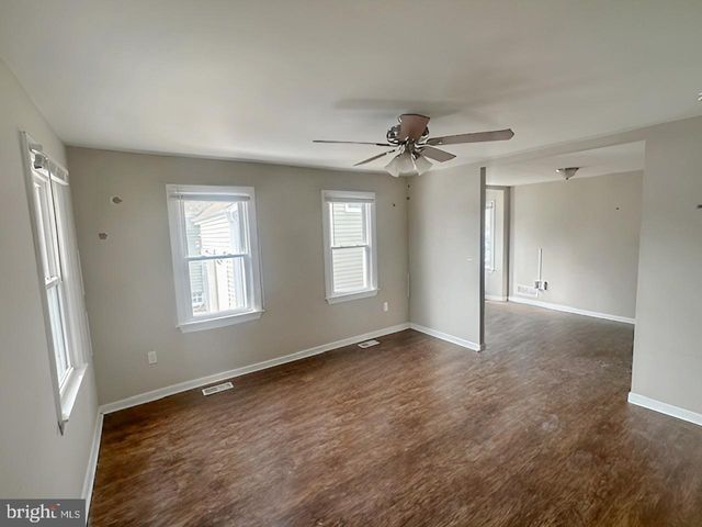 24 KESWICK AVE, Ewing, NJ 08628