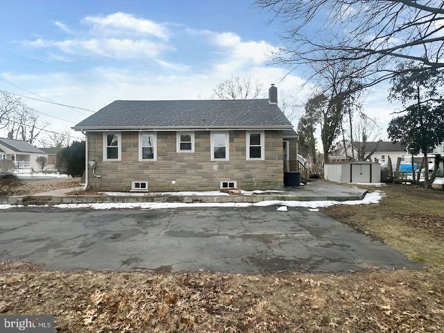 24 KESWICK AVE, Ewing, NJ 08628