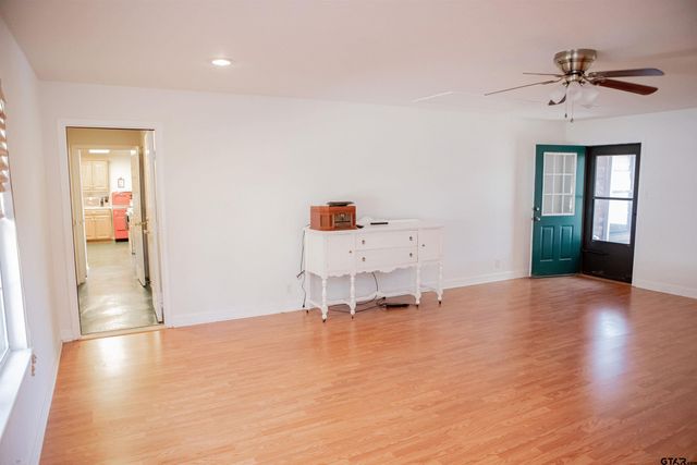 20035 County Road 4114, Lindale, TX 75771