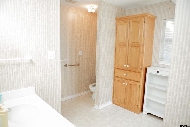 20035 County Road 4114, Lindale, TX 75771